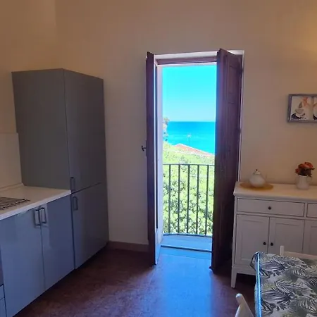 Live & Dream Salina Trilocale 1 Piano Διαμέρισμα Scilla